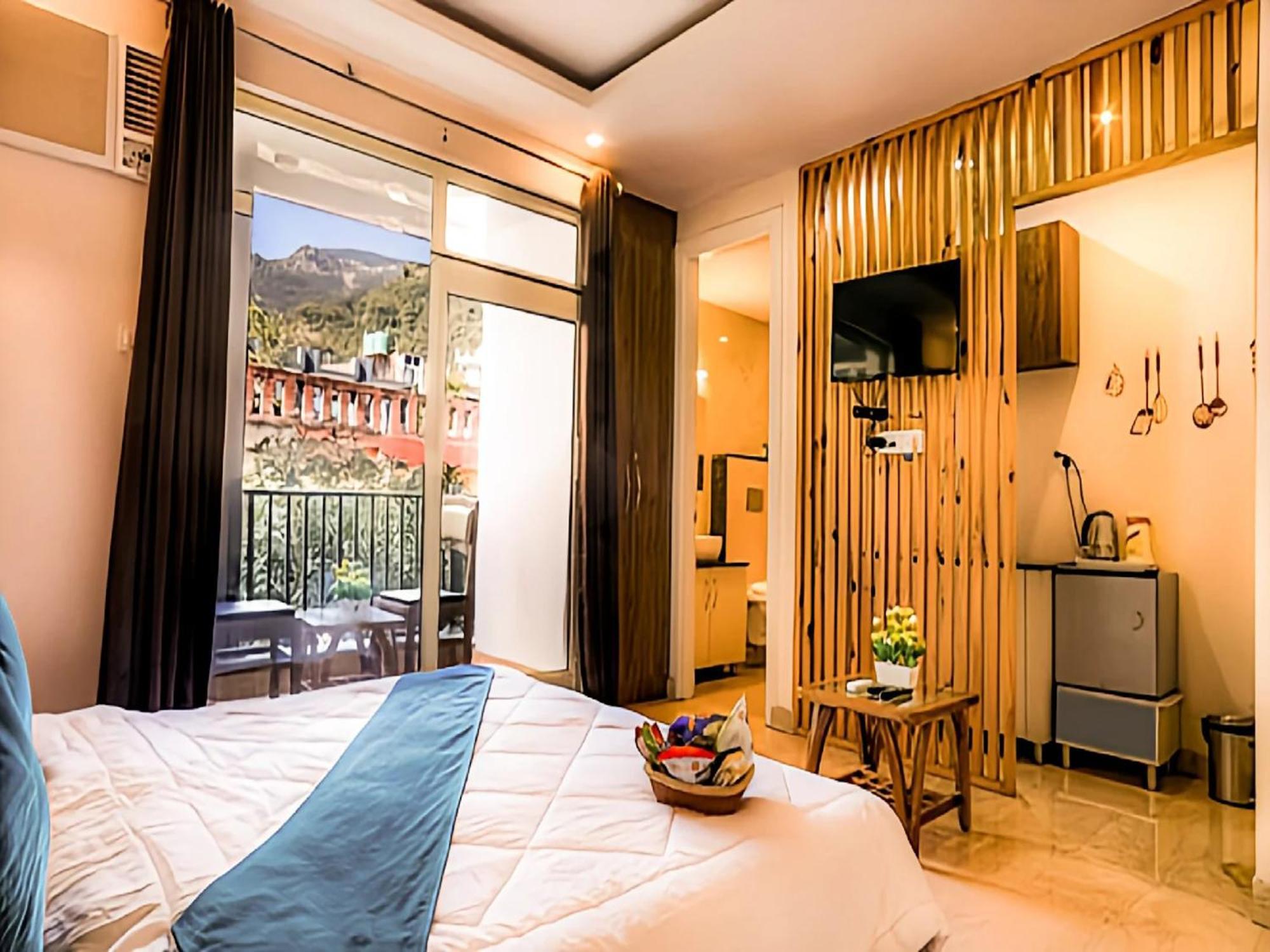 Hotel La Riqueza Pride Inn Tapovan # Swimming Pool# Walking Distance To Ganga Ghat & Lakshman Jhula # Mountain View Rooms # Gym # Spa # Parking