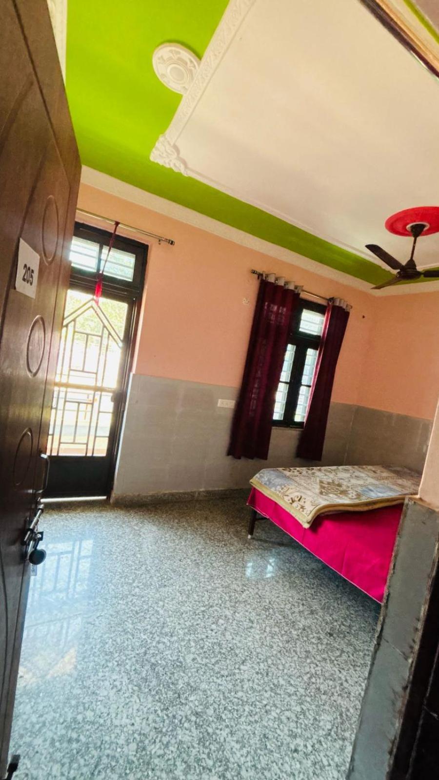 Negi Ngh Guest house Rishikesh