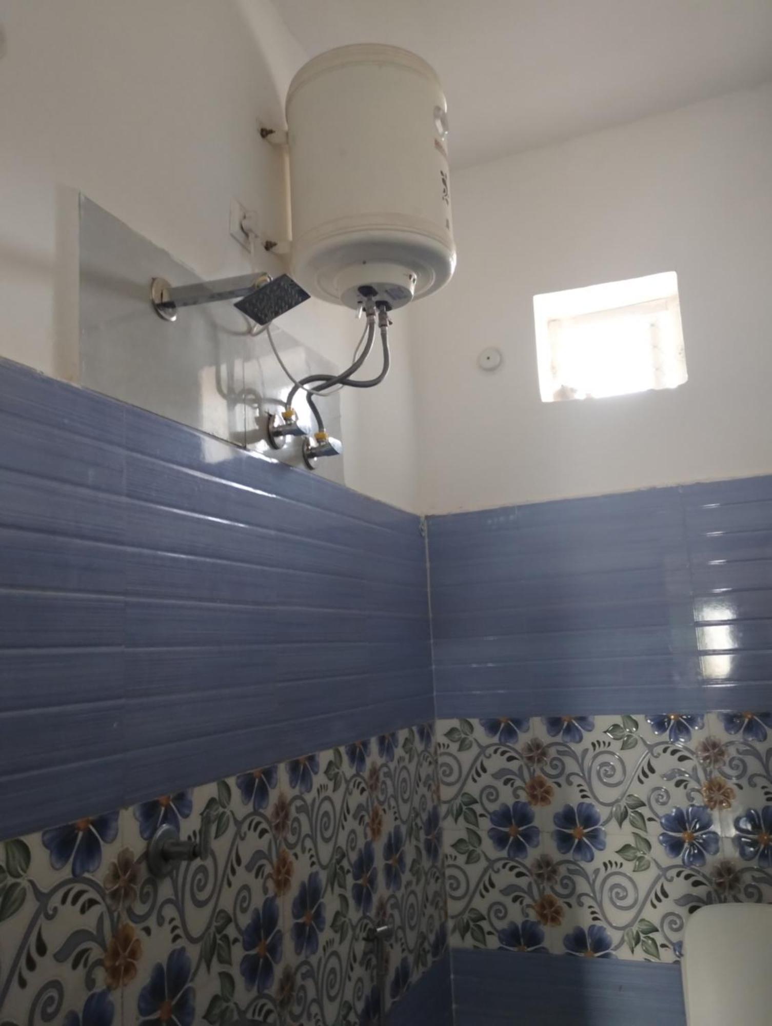 Negi Ngh Guest house *