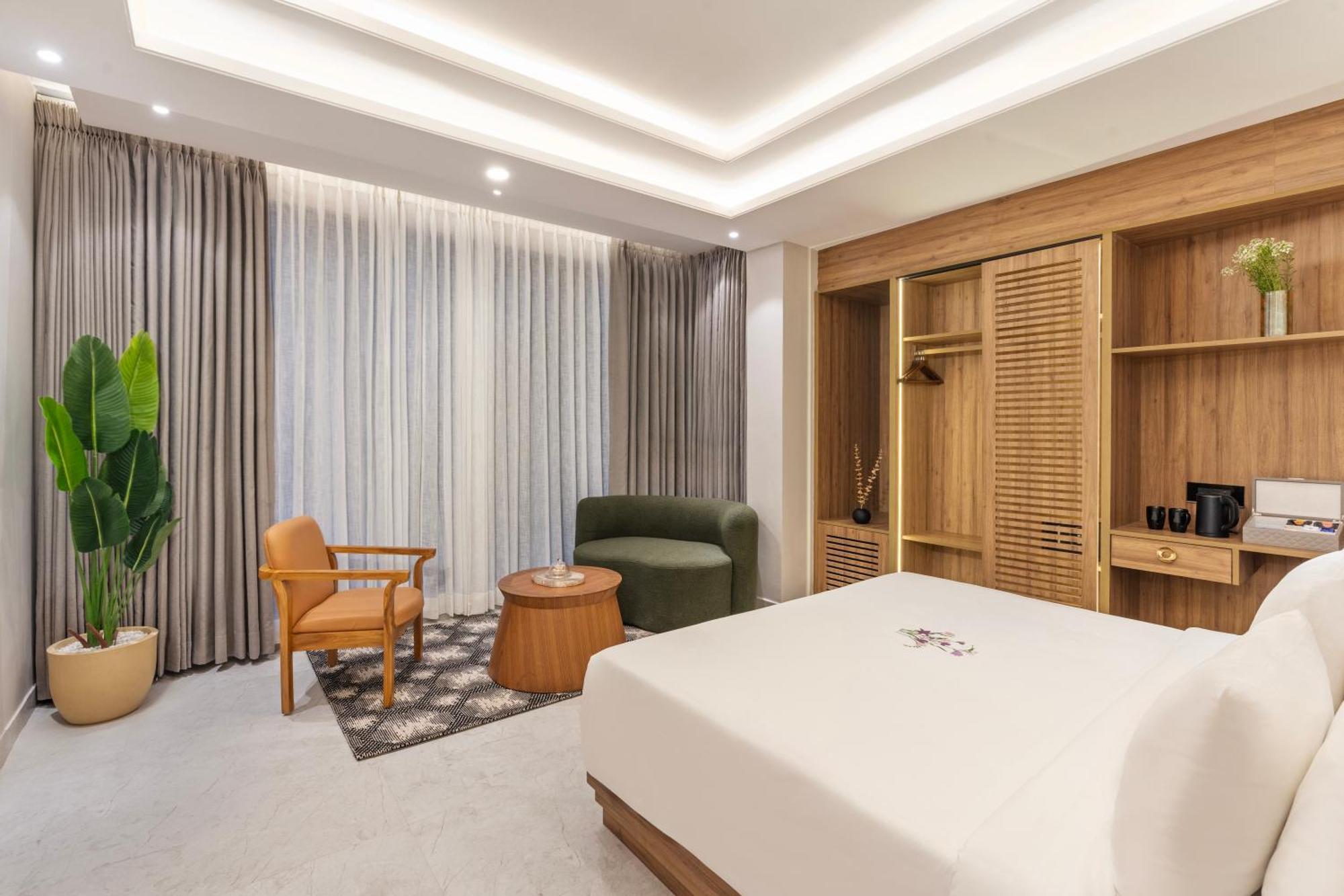 Hotel Zana By The Ganges, Tapovan,