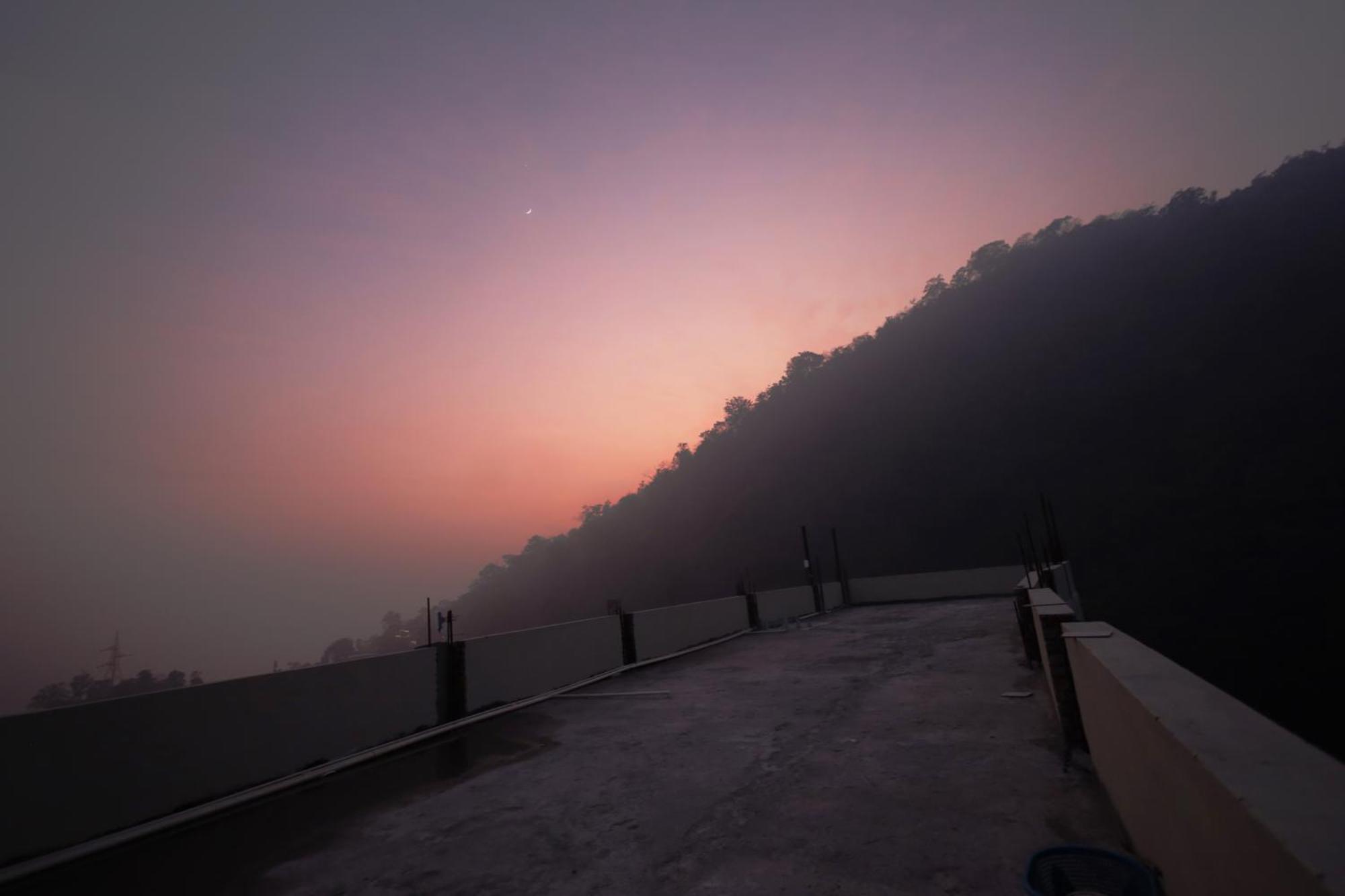 Apartment Saadagi - Soulful 1 Bhk, Upper Tapovan, *