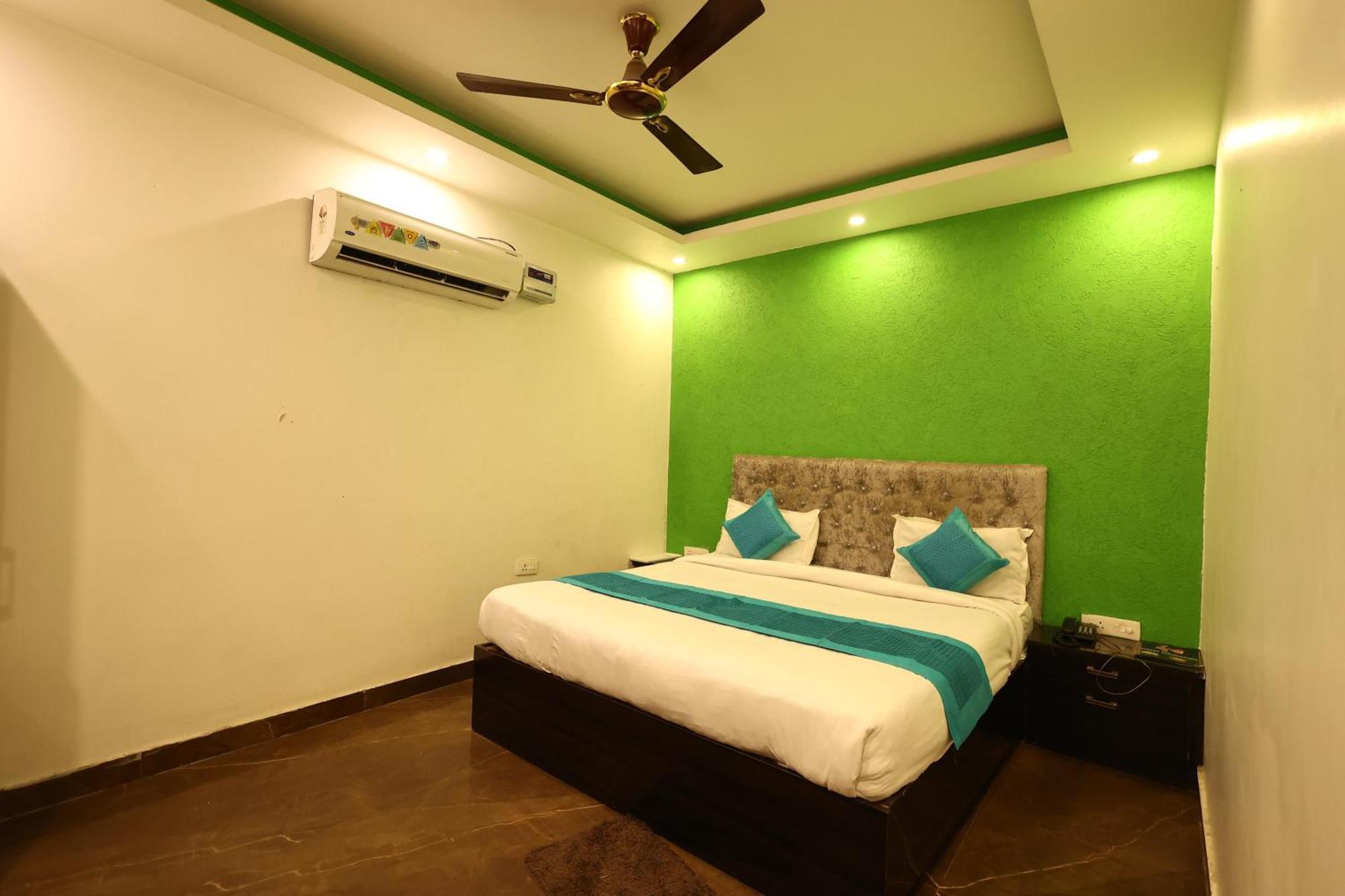 Hotel Gharonda - Ganga Valley View 3*