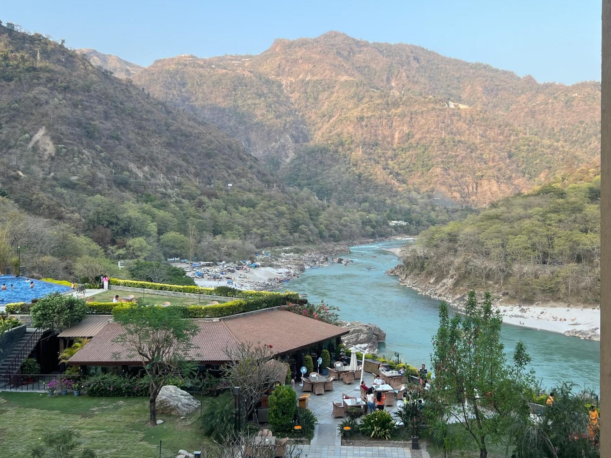 Aparthotel Aloha On Sacred Ganges With Infinity Pool Rishikesh