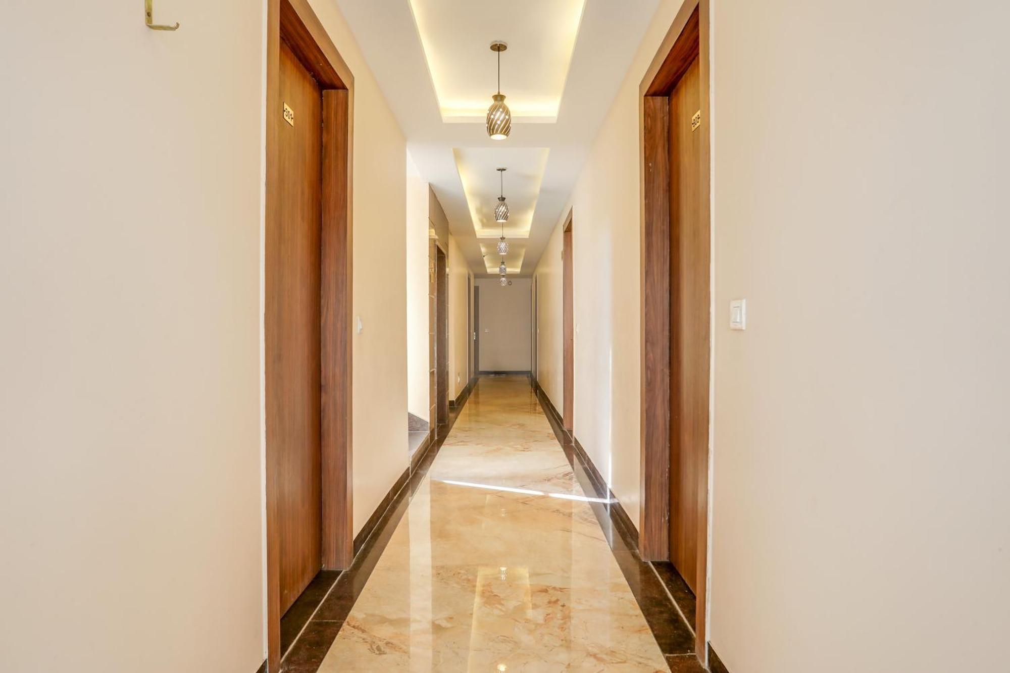Hotel Super Townhouse Oak Tapovan