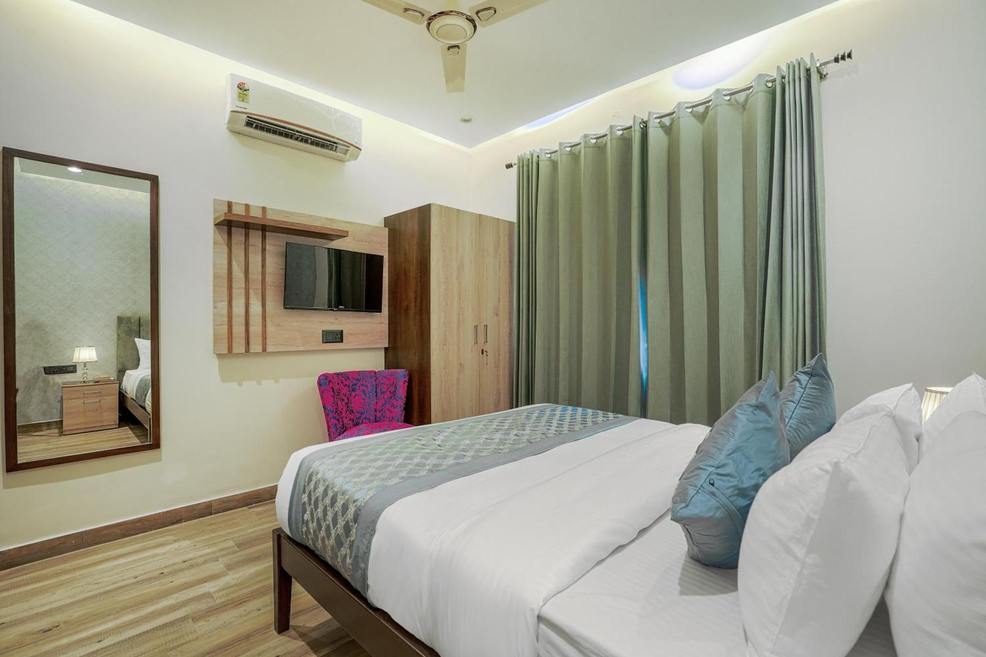 Pinnaki By Levelup Hotel