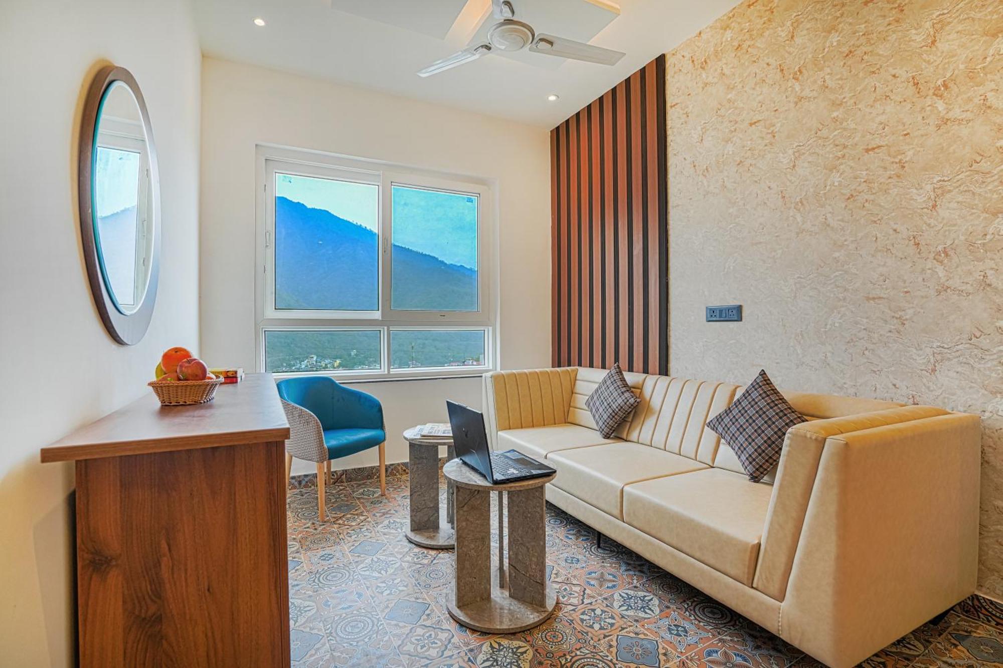 Pinnaki By Levelup Hotel 3*