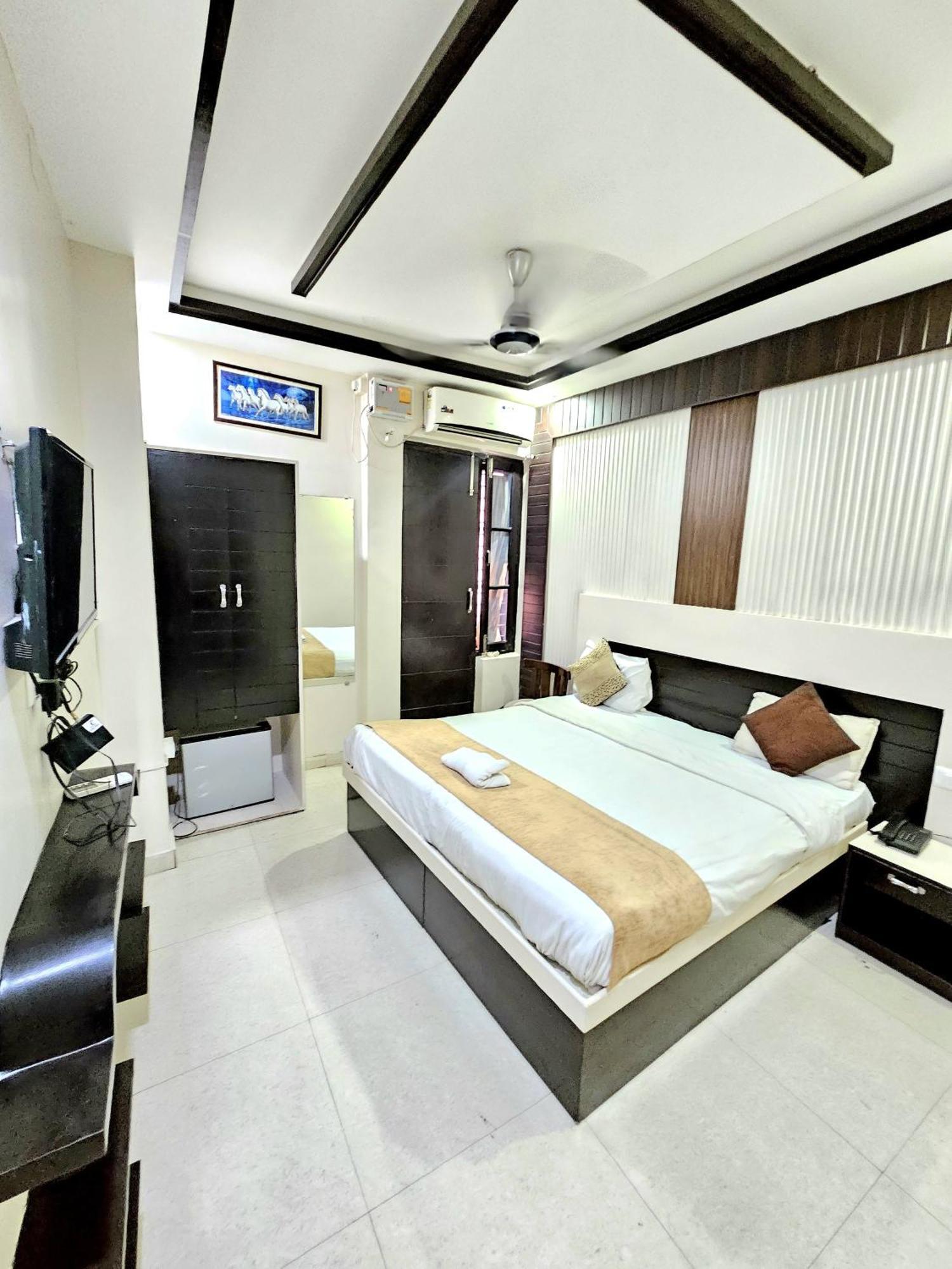 Kailash Residency Hotel 2*