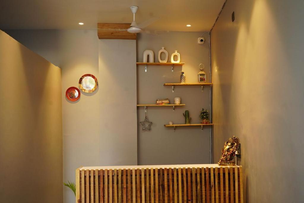 1 Bhk Living *