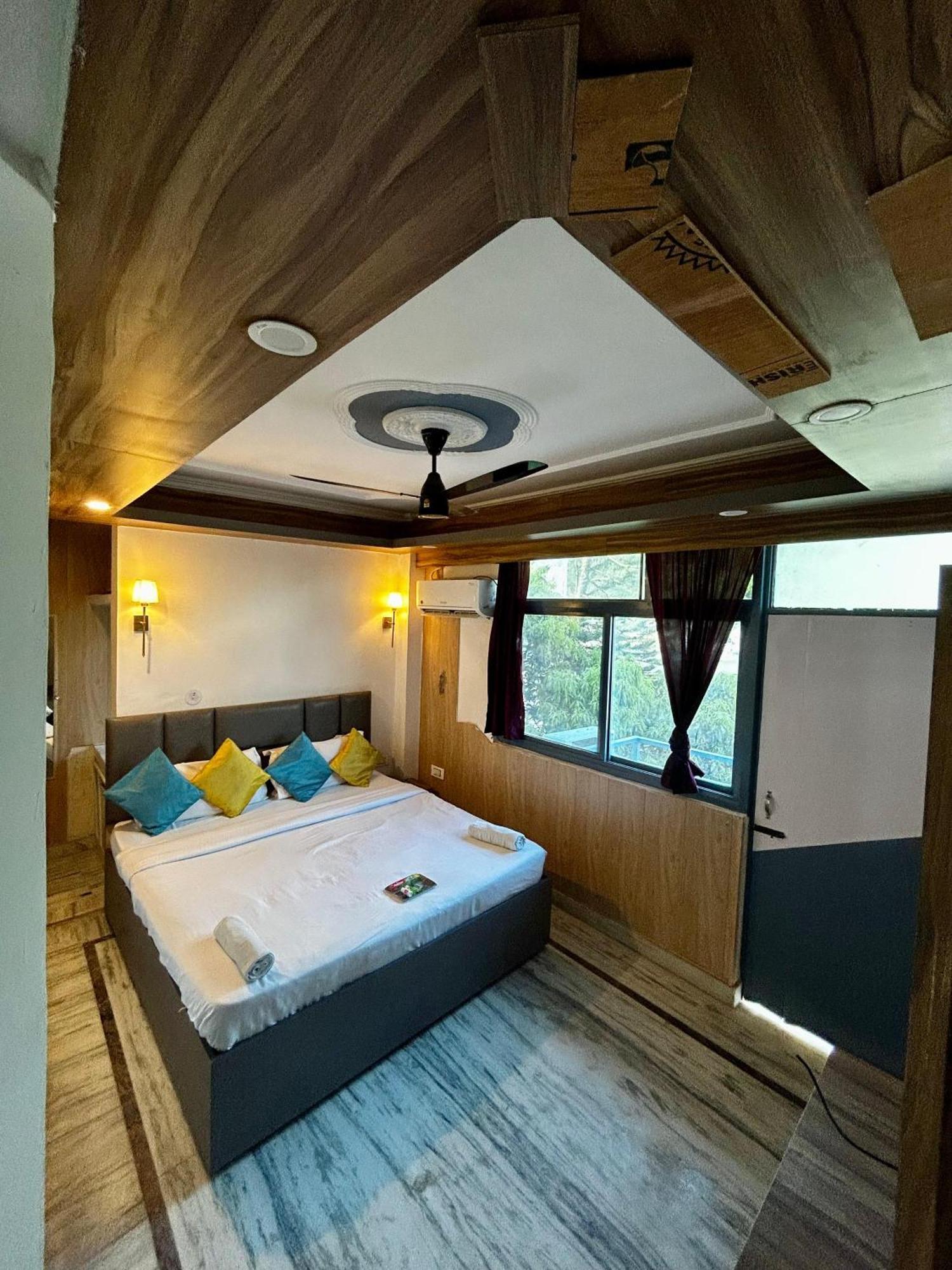 Zoukstayz Hostel