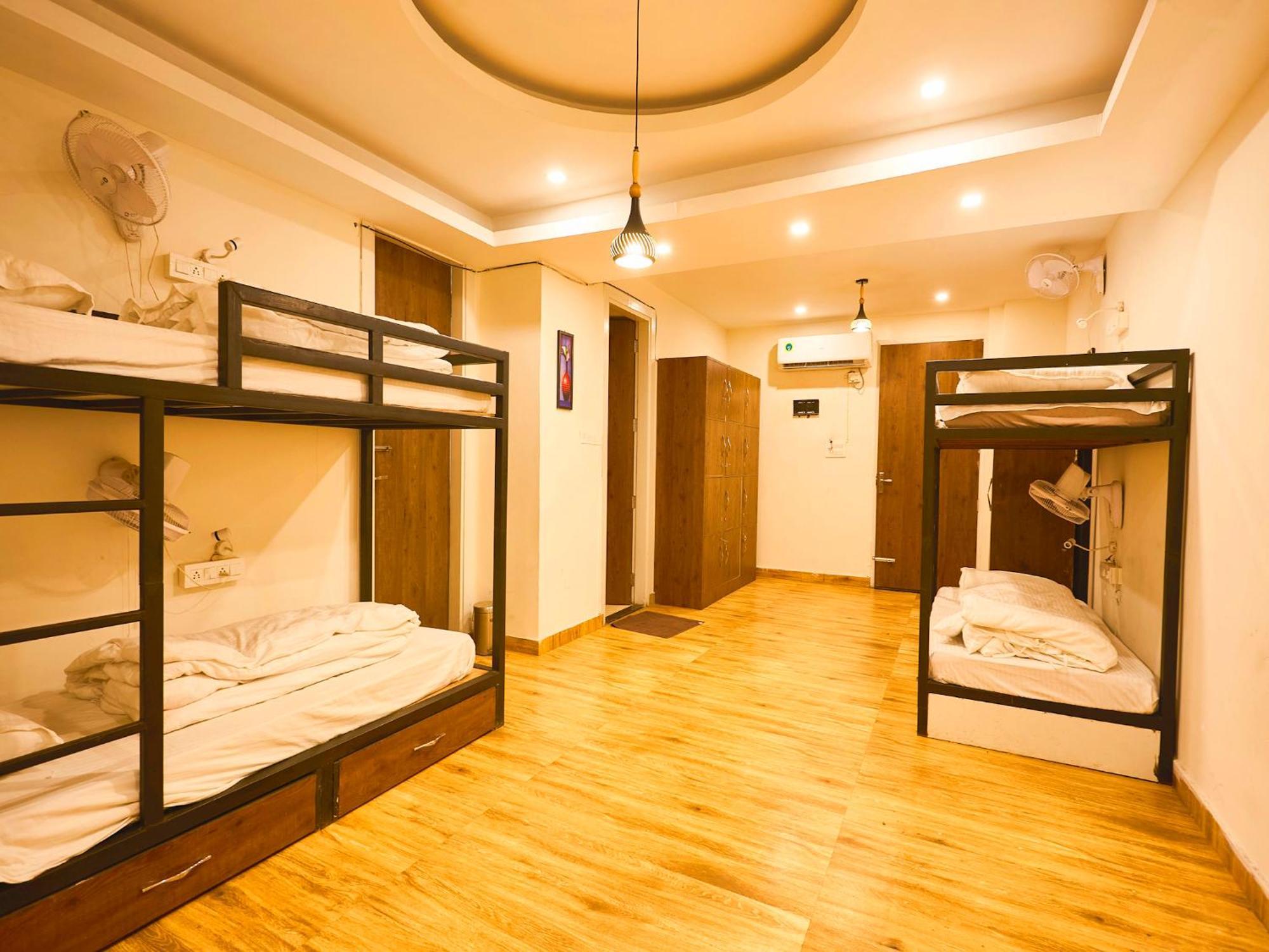 La Riqueza Pride Inn Tapovan # Swimming Pool# Walking Distance To Ganga Ghat & Lakshman Jhula # Mountain View Rooms # Gym # Spa # Parking Rishikesh