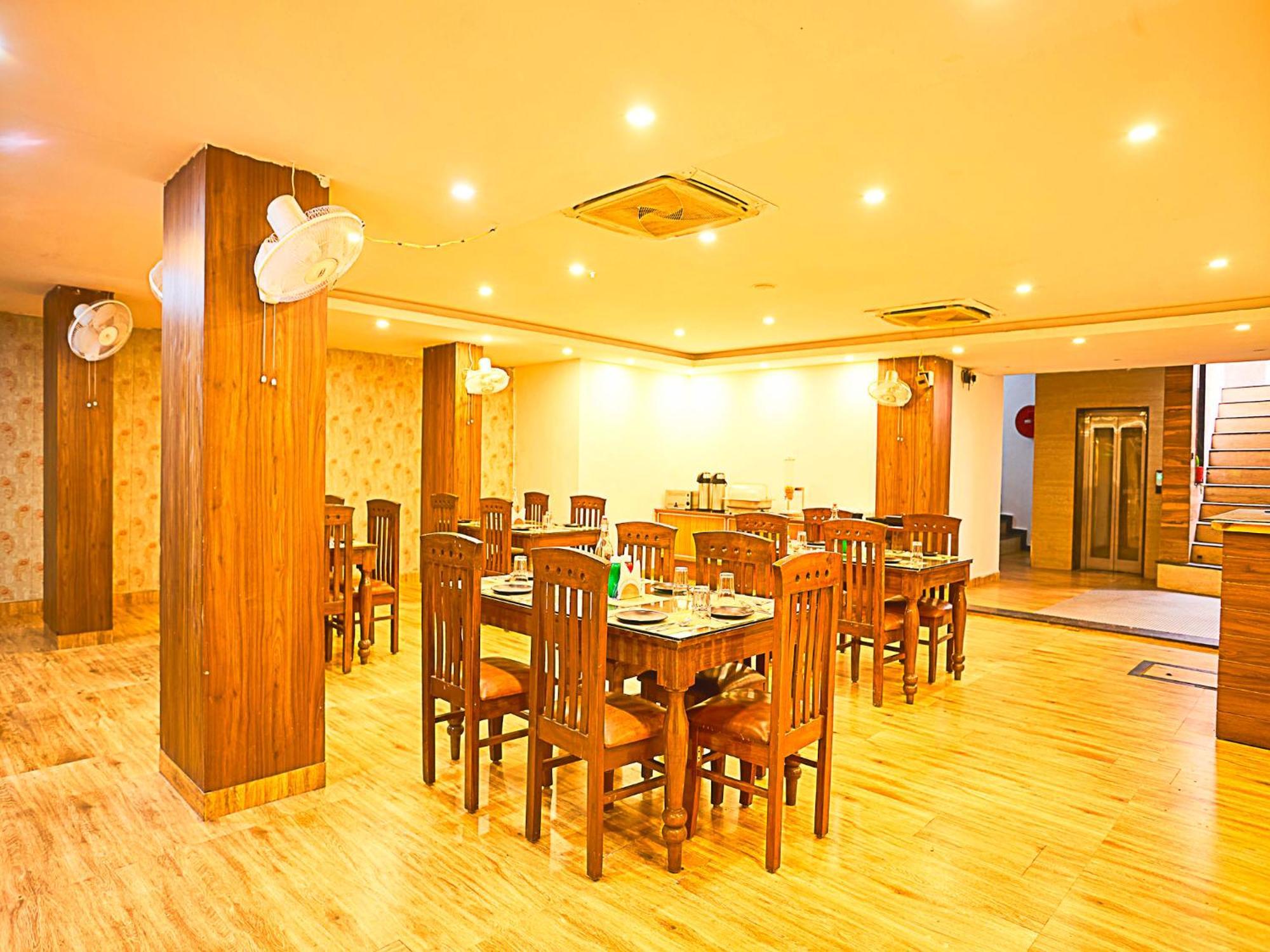 Hotel La Riqueza Pride Inn Tapovan # Swimming Pool# Walking Distance To Ganga Ghat & Lakshman Jhula # Mountain View Rooms # Gym # Spa # Parking