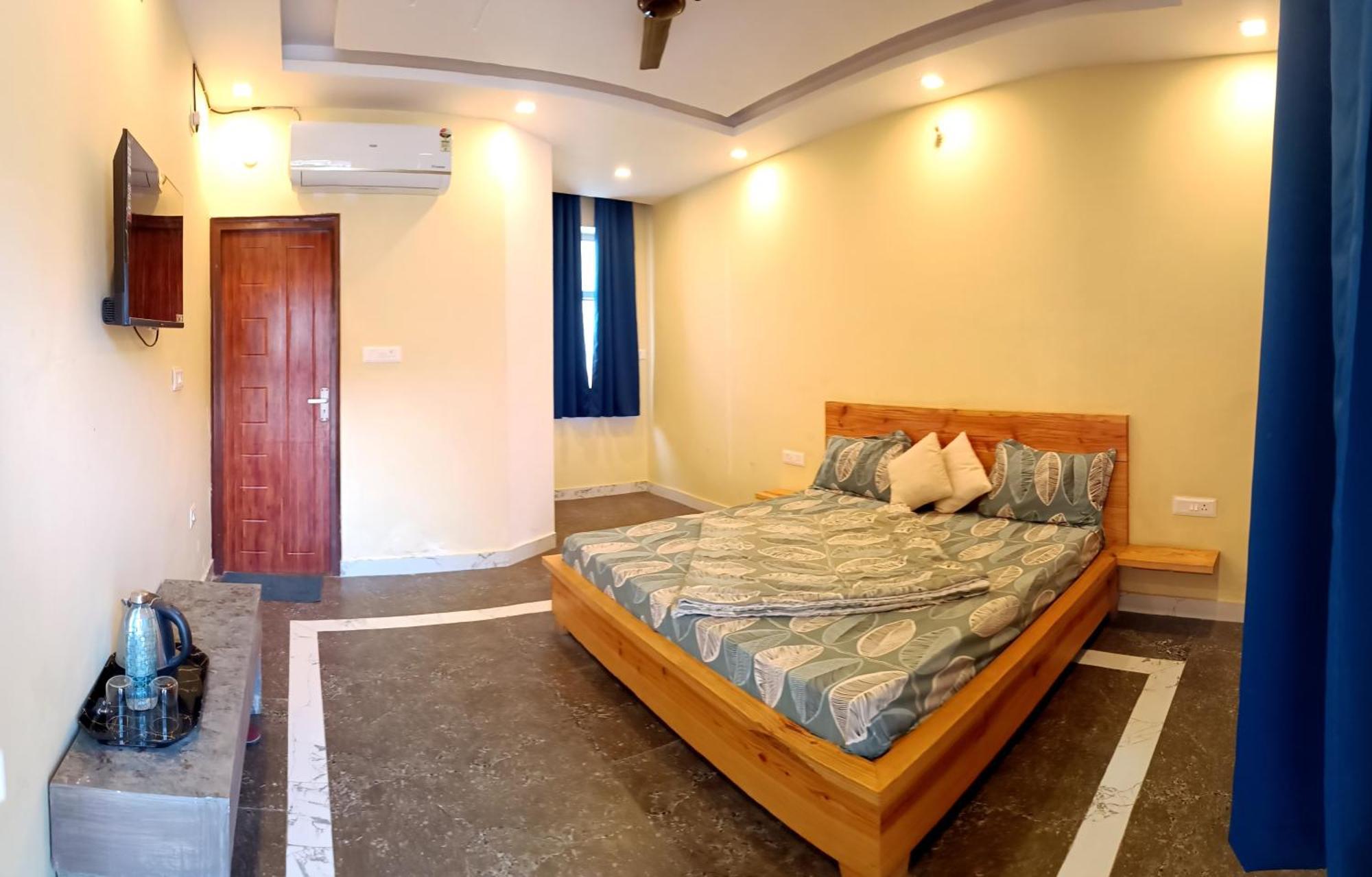 Tatsat Homes By The Ganges Bed & Breakfast