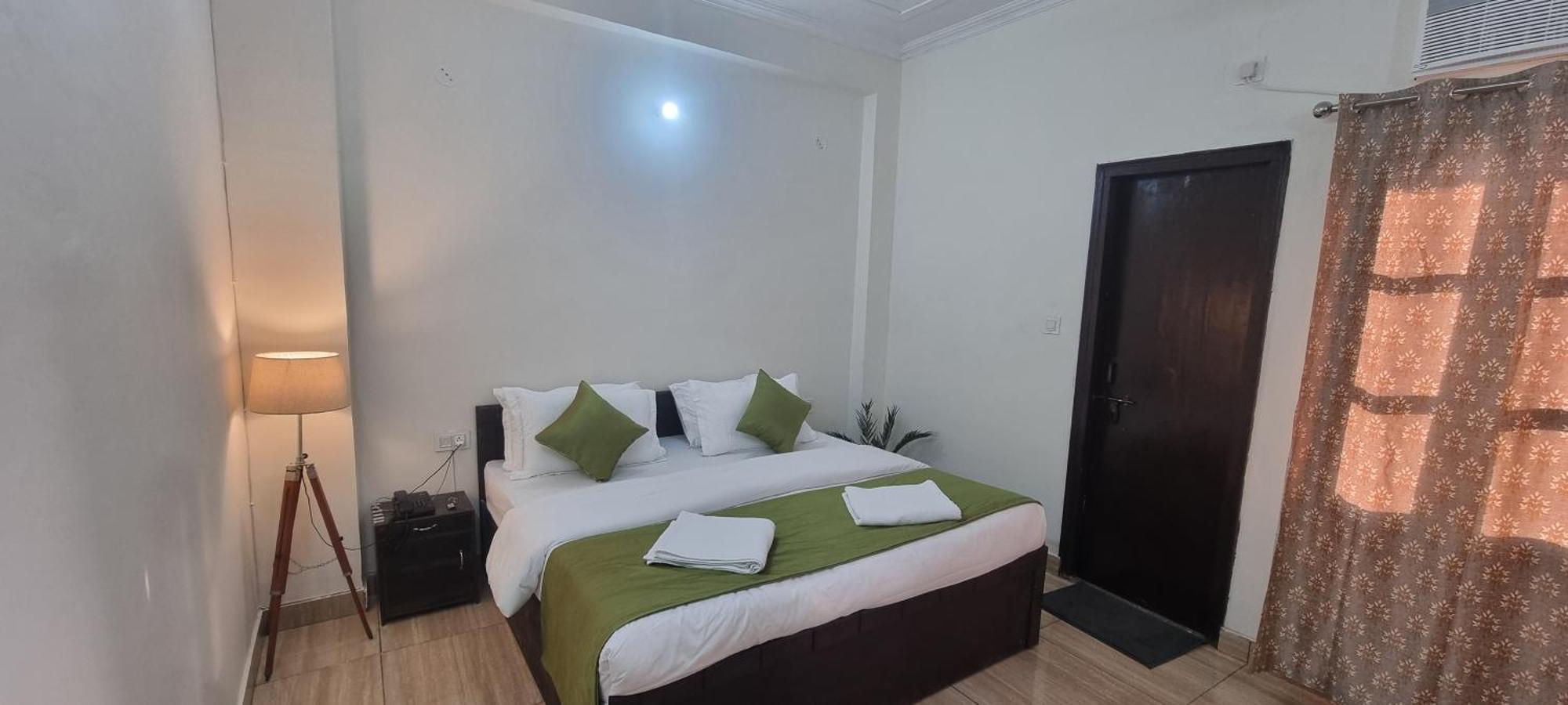 Around Stays-hotel Foothill, Tapovan 3*