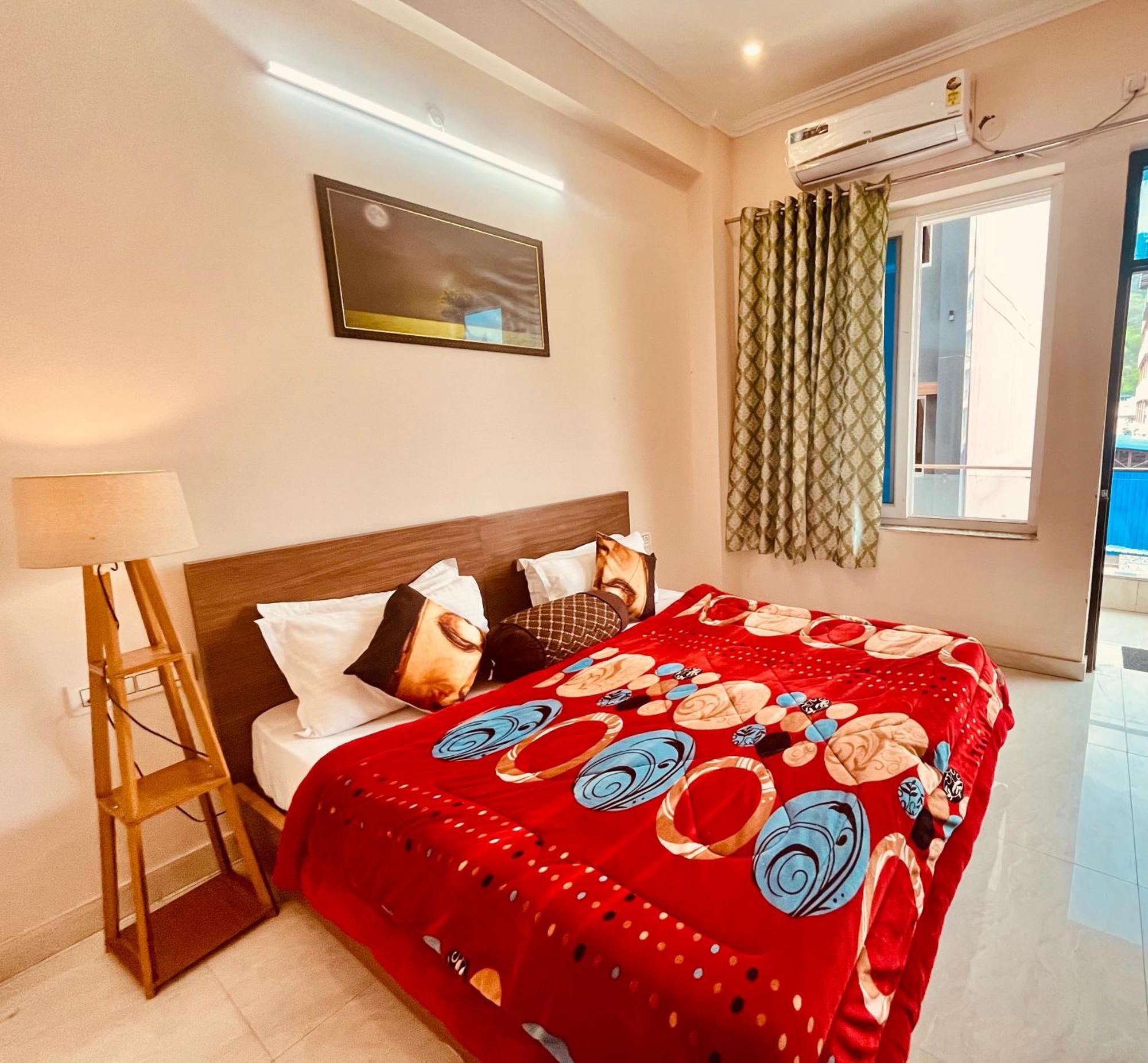 Bonfire Hostel Rishikesh