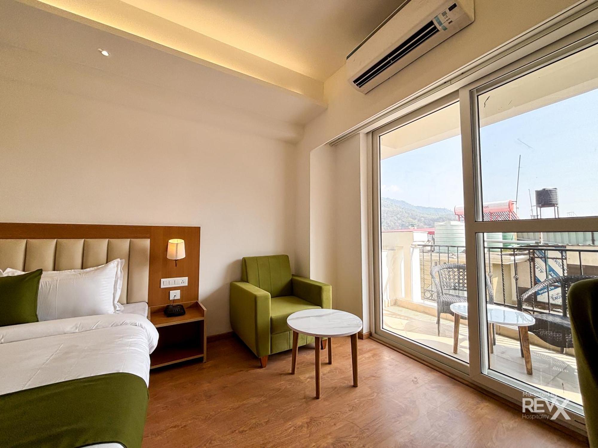 Oak Leaf Hotel 4*