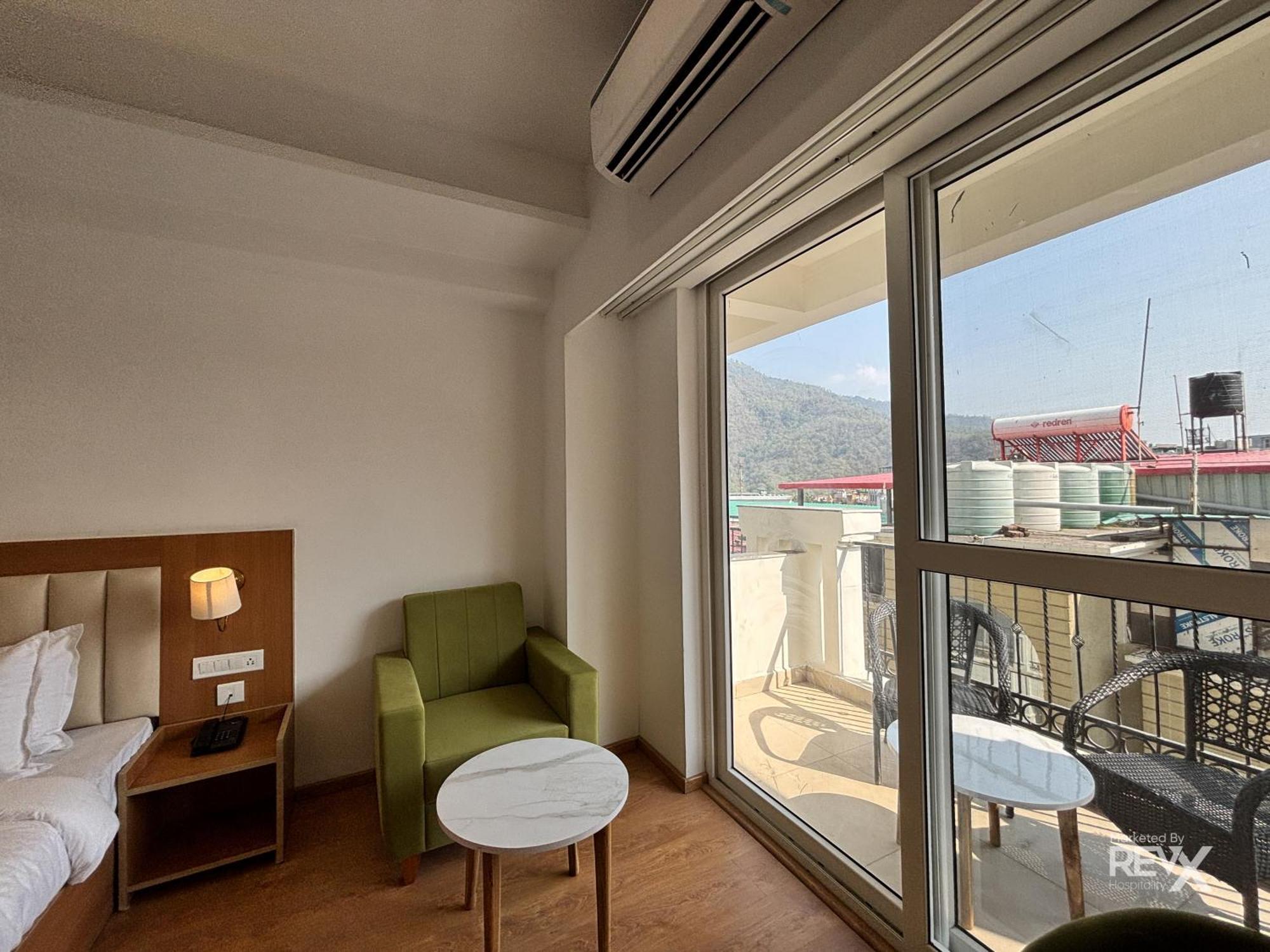 Oak Leaf Hotel 4*