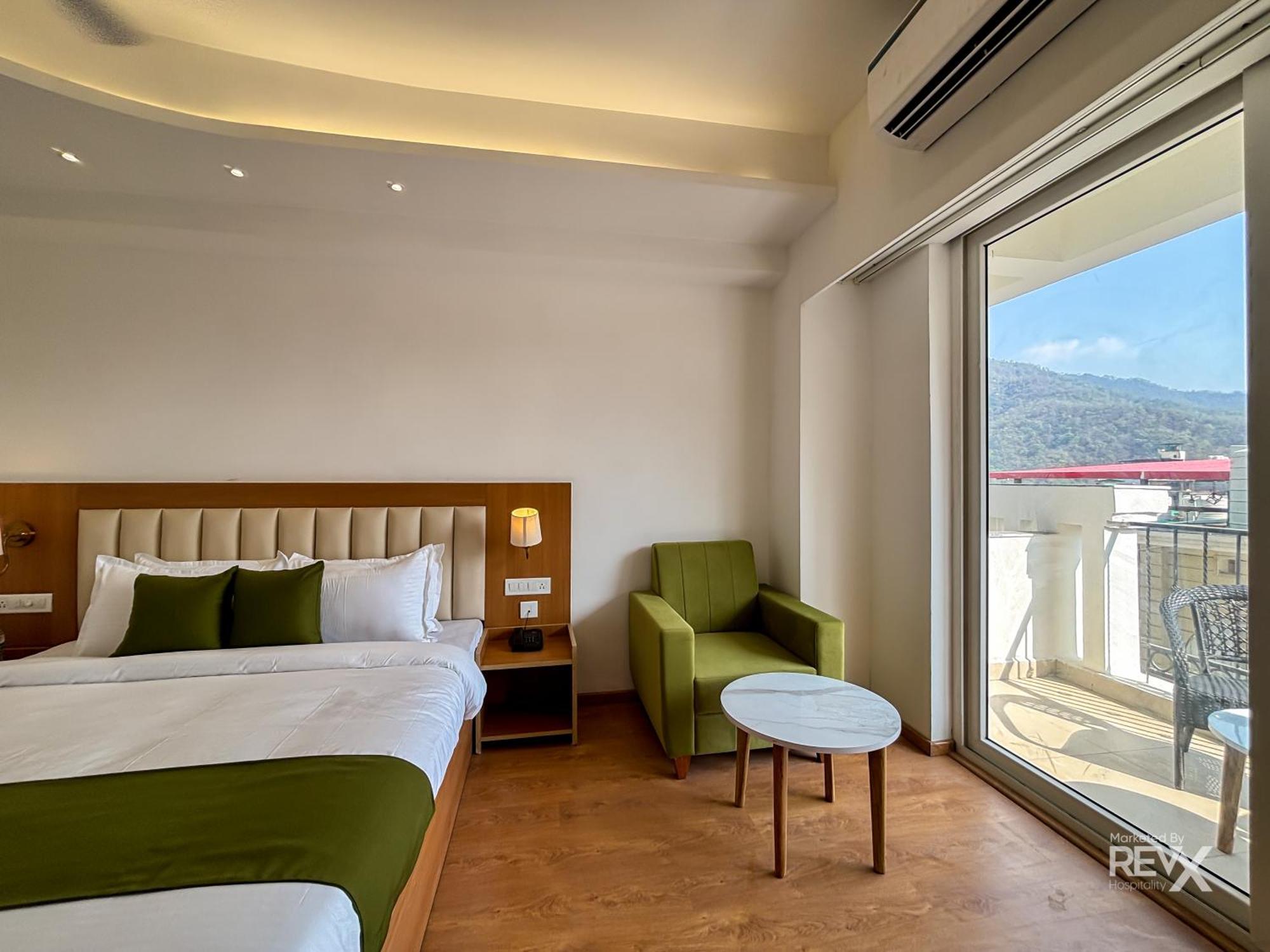 Oak Leaf 4*