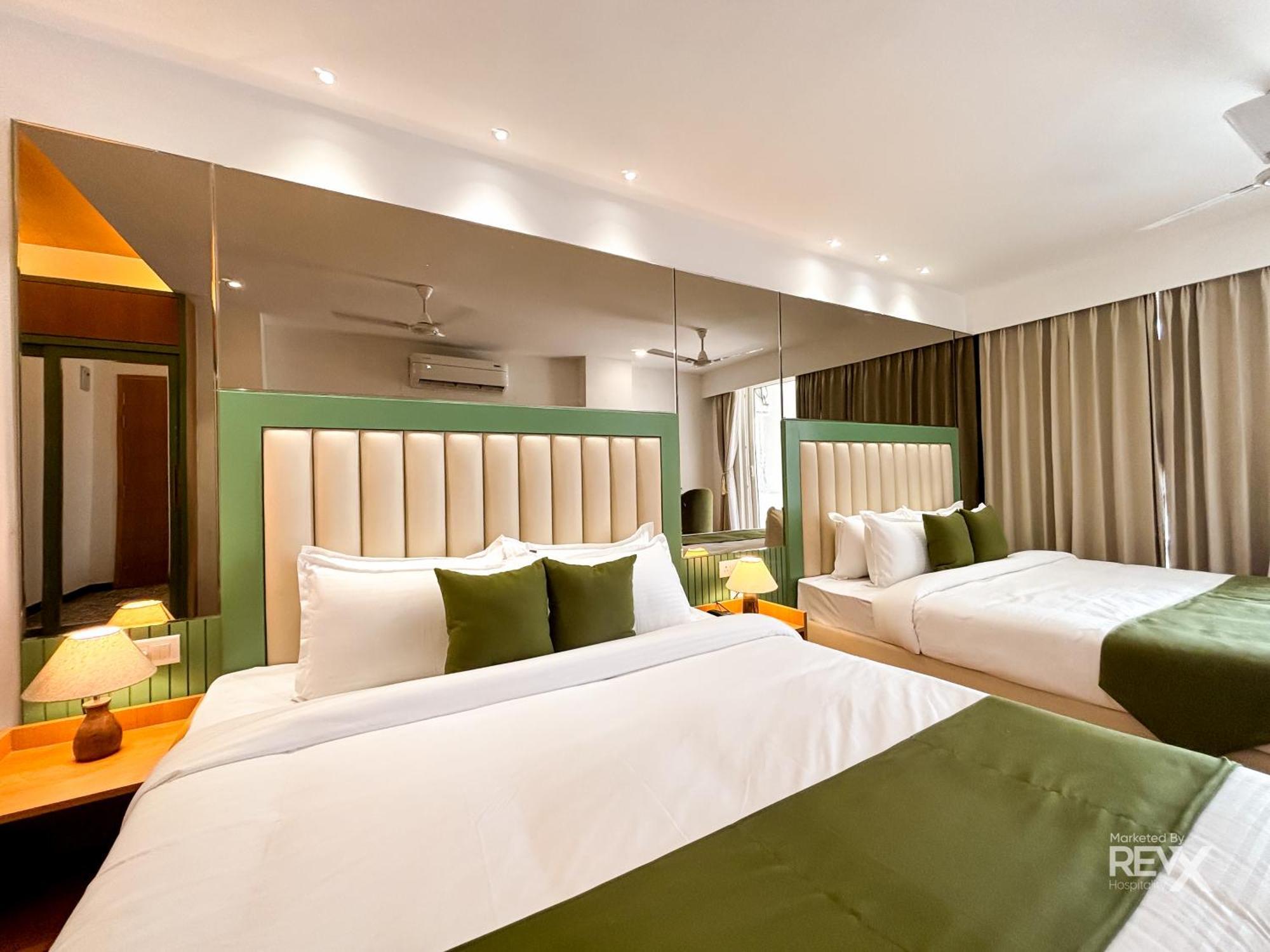 Oak Leaf 4*