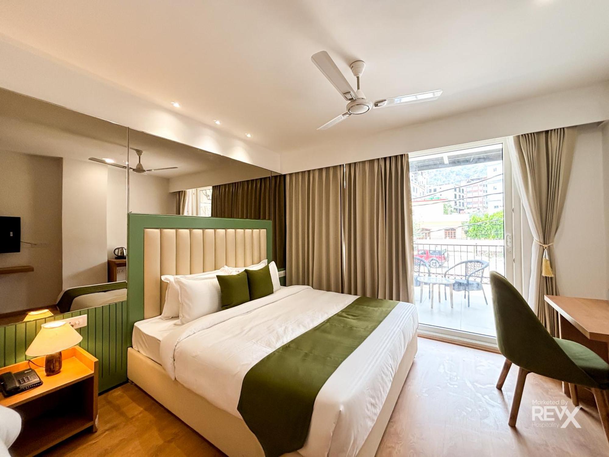 Oak Leaf Hotel Rishikesh