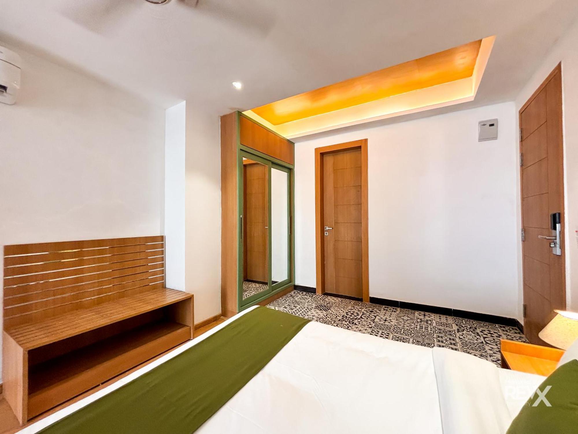 Oak Leaf 4*
