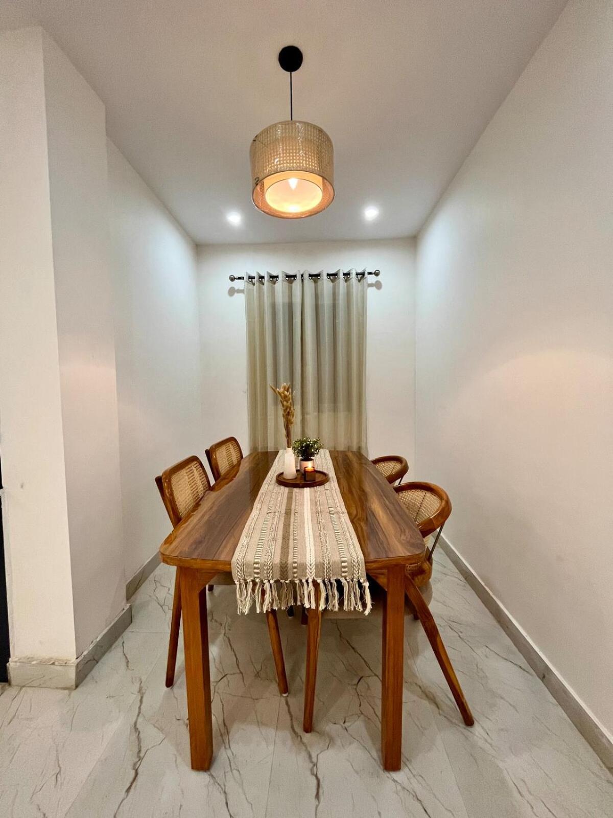 Moksha A Luxury 2bhk With Ganga View