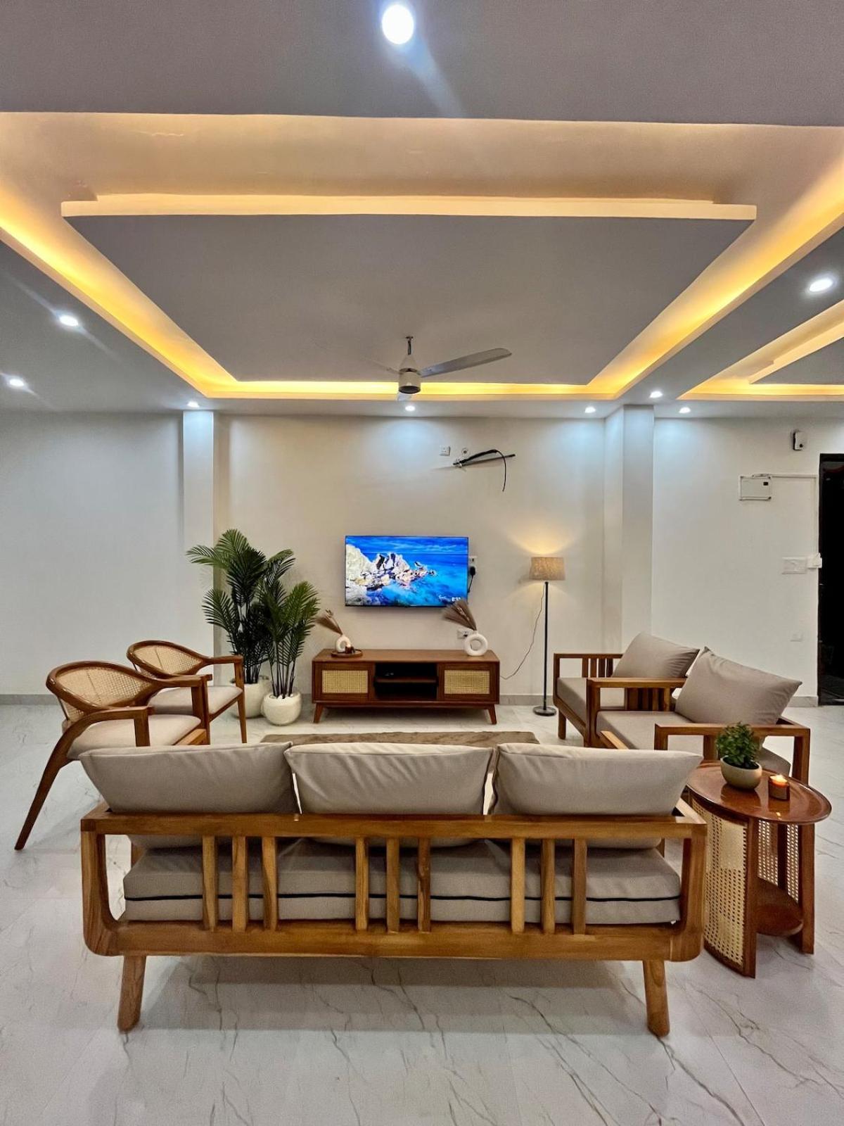 Moksha A Luxury 2bhk With Ganga View