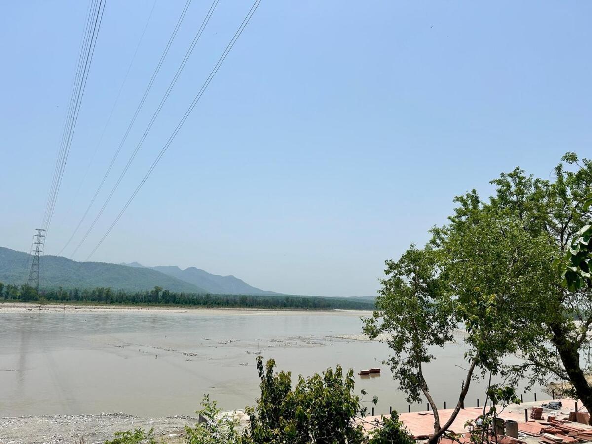 Moksha A Luxury 2bhk With Ganga View