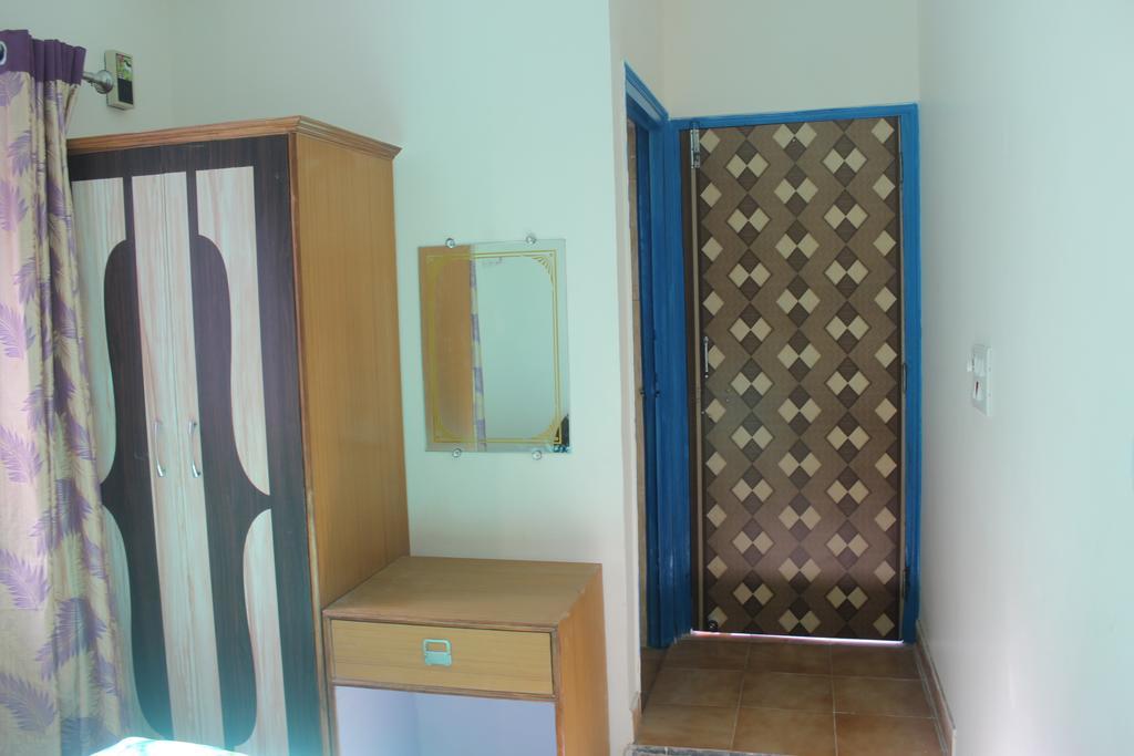Hotel Golden Crown Laxman Jhula Rishikesh