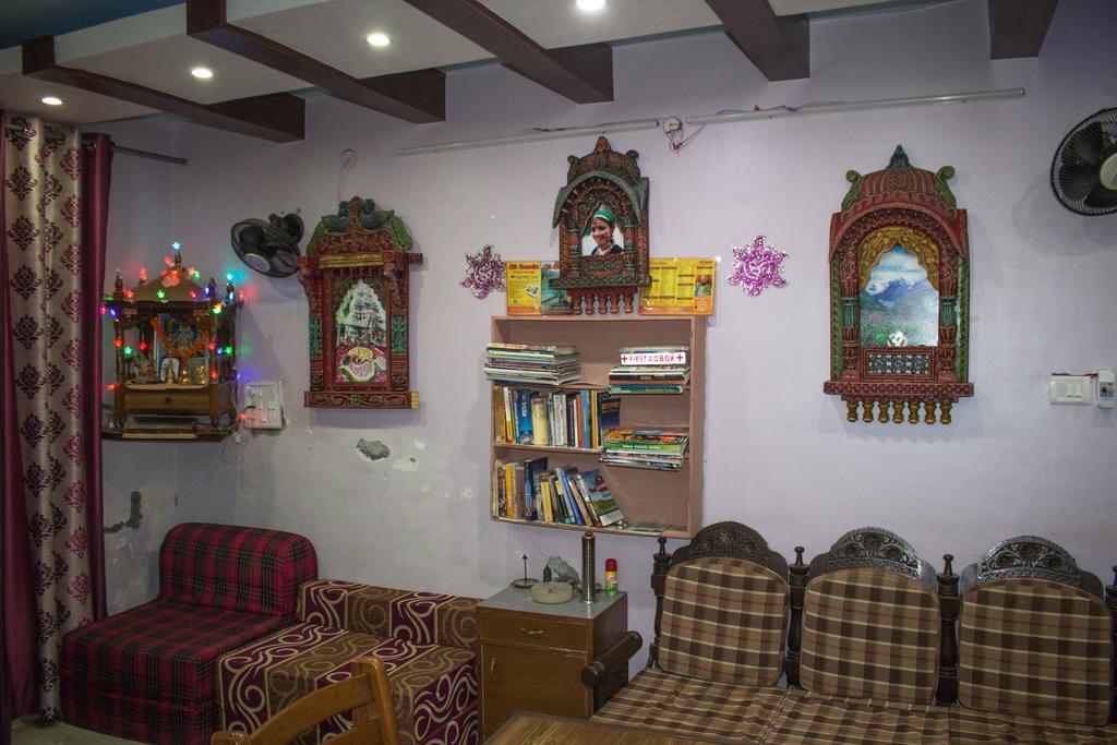 Hotel Golden Crown Laxman Jhula Hotel