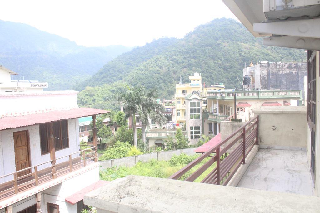 The Holiday Hotel