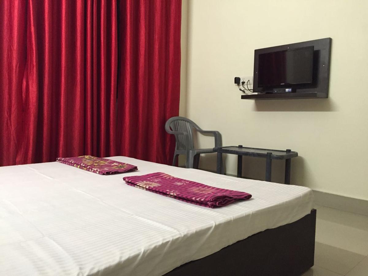 Shiv Hotel 2*