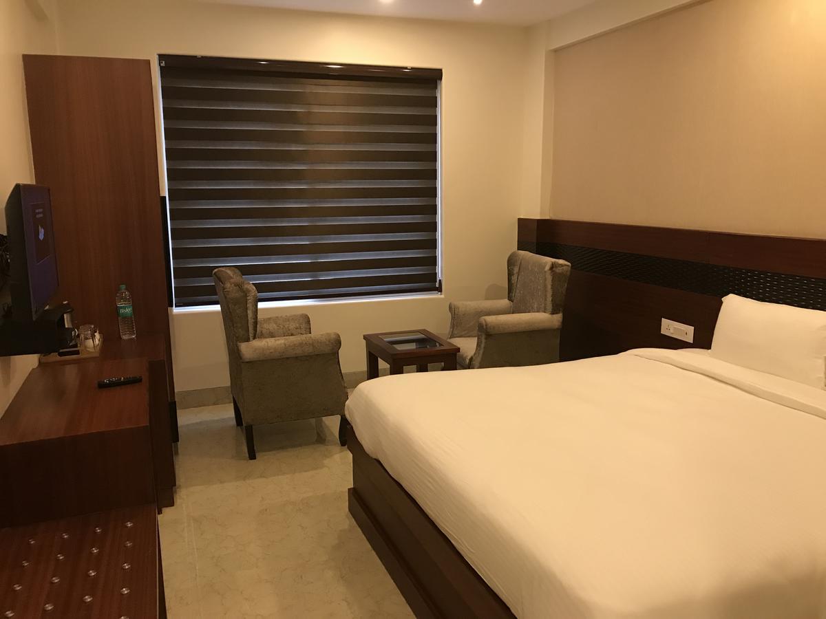 Hotel Holy River