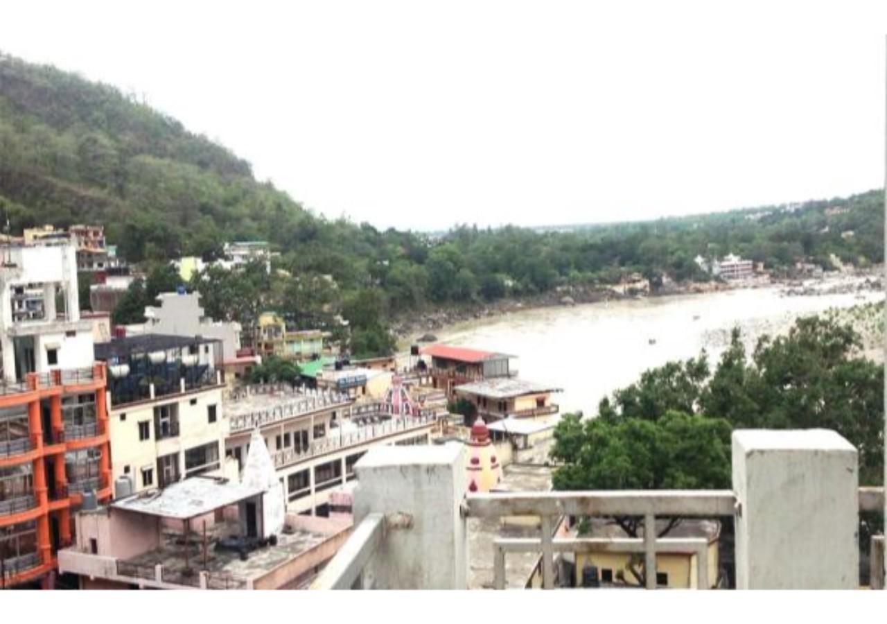 Spot On 43453 Yuvraj Guest house 2*