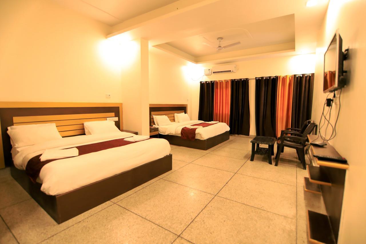 Shanti Residency - Ganga View Hotel
