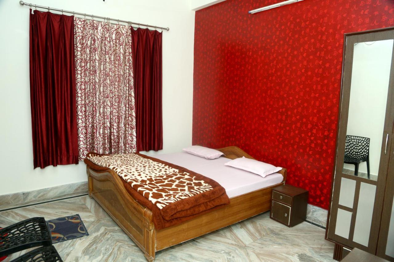 Madhusudan Bed & Breakfast 2*