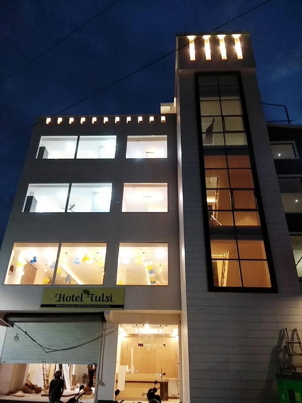 Hotel Tulsi 3*