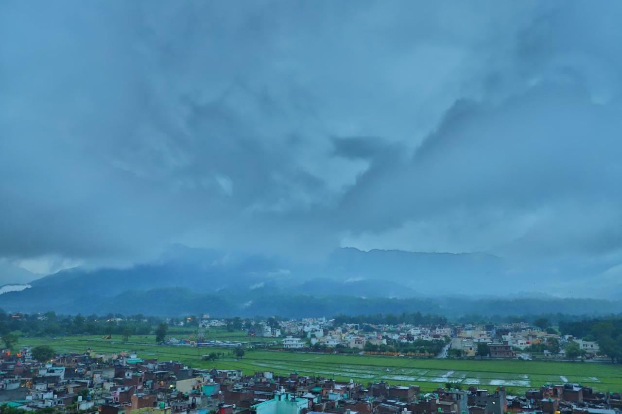 Shivoham Yoga Retreat Rishikesh
