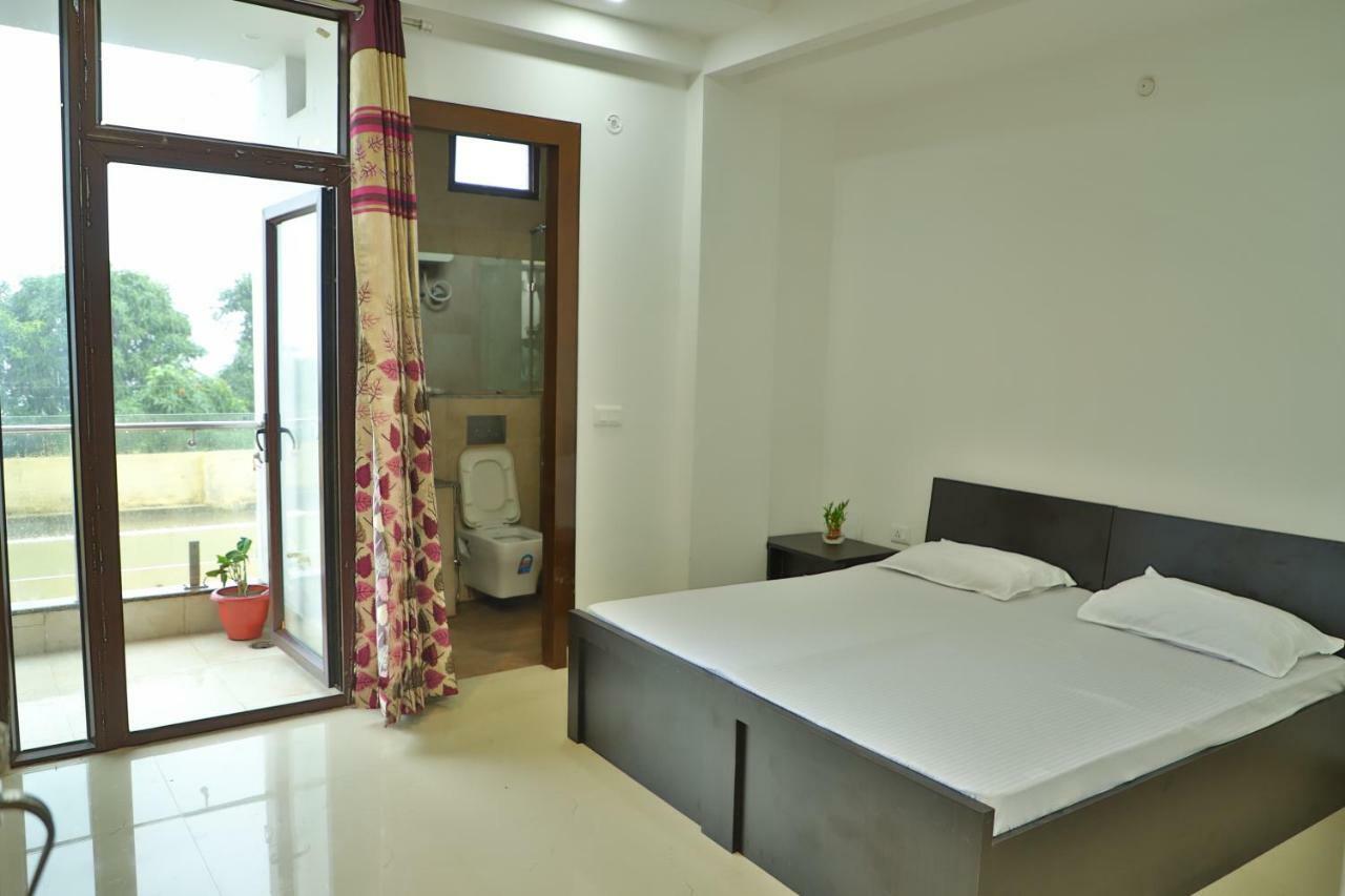 Shivoham Yoga Retreat * Rishikesh