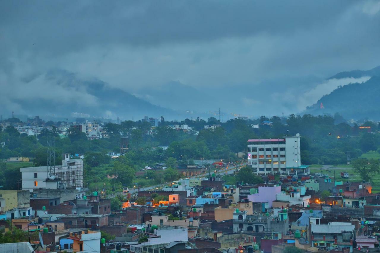 Shivoham Yoga Retreat * Rishikesh