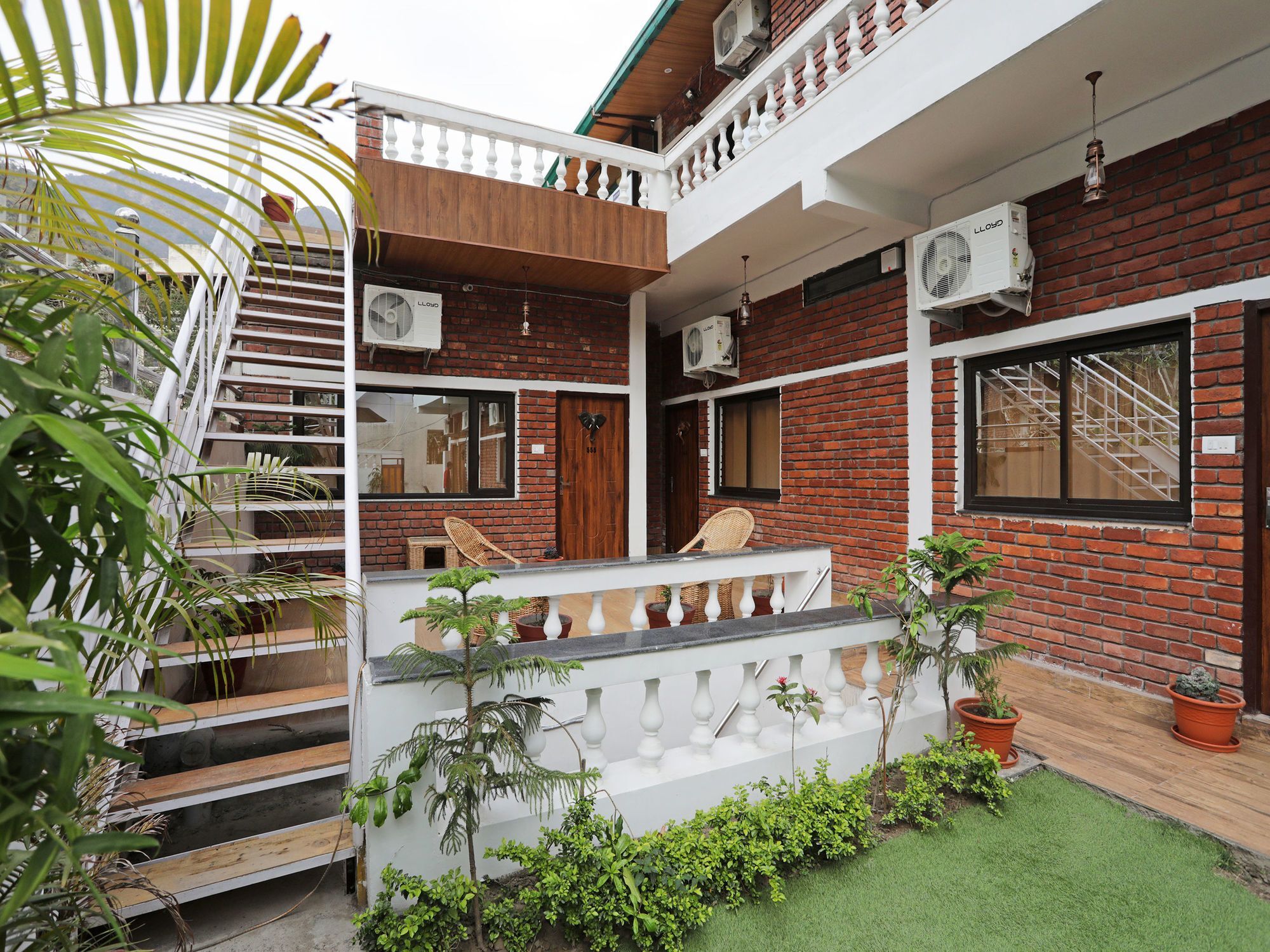 Hotel Oyo 12212 Ramanuj Rishikesh